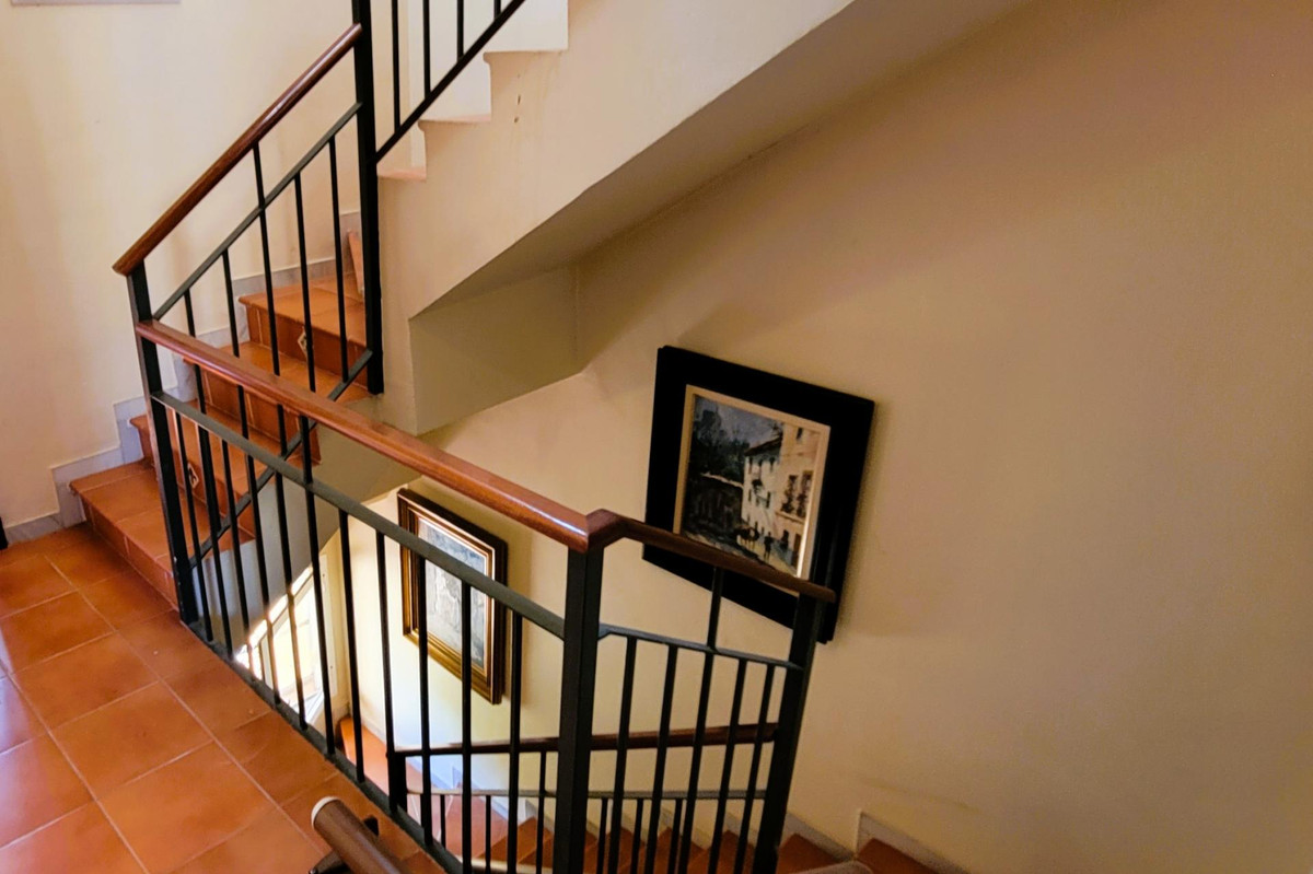 Huis te koop in Estepona | 4 slaapkamers H5402719