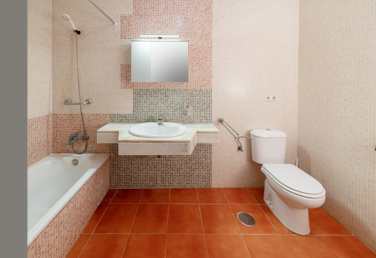 Huis te koop in Estepona | 4 slaapkamers H5402719