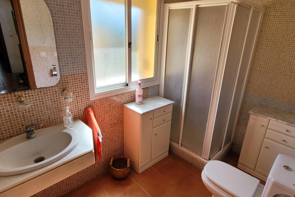 Huis te koop in Estepona | 4 slaapkamers H5402719
