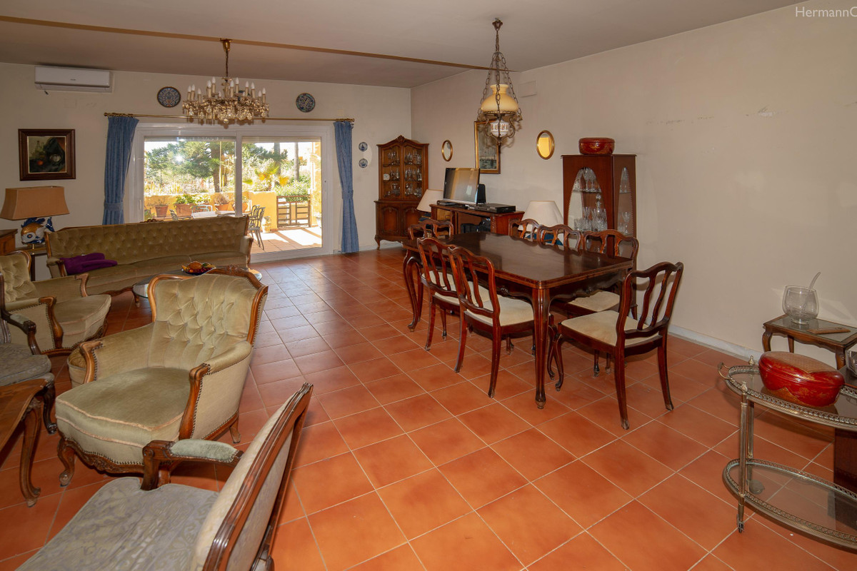 Huis te koop in Estepona | 4 slaapkamers H5402719