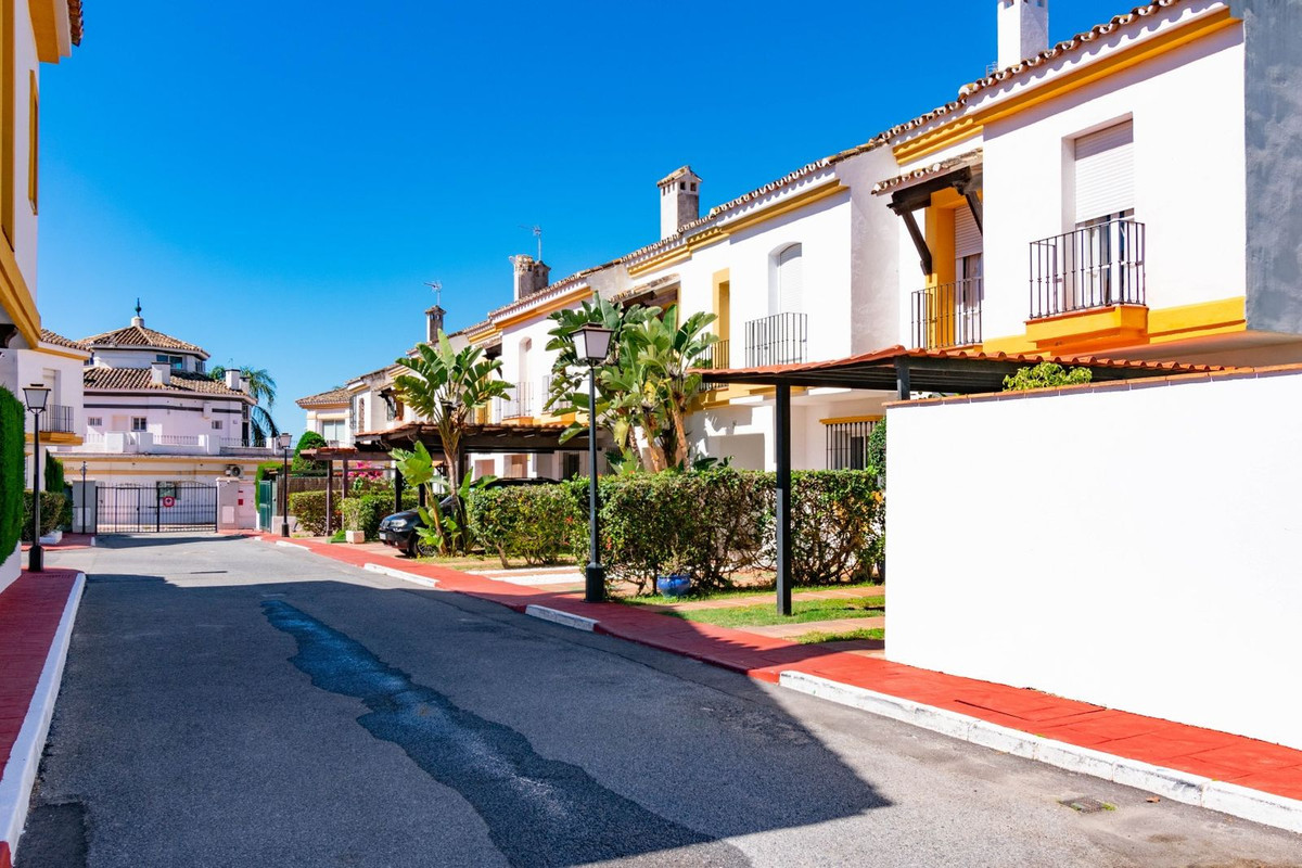 Huis te koop in Estepona | 3 slaapkamers H5406184