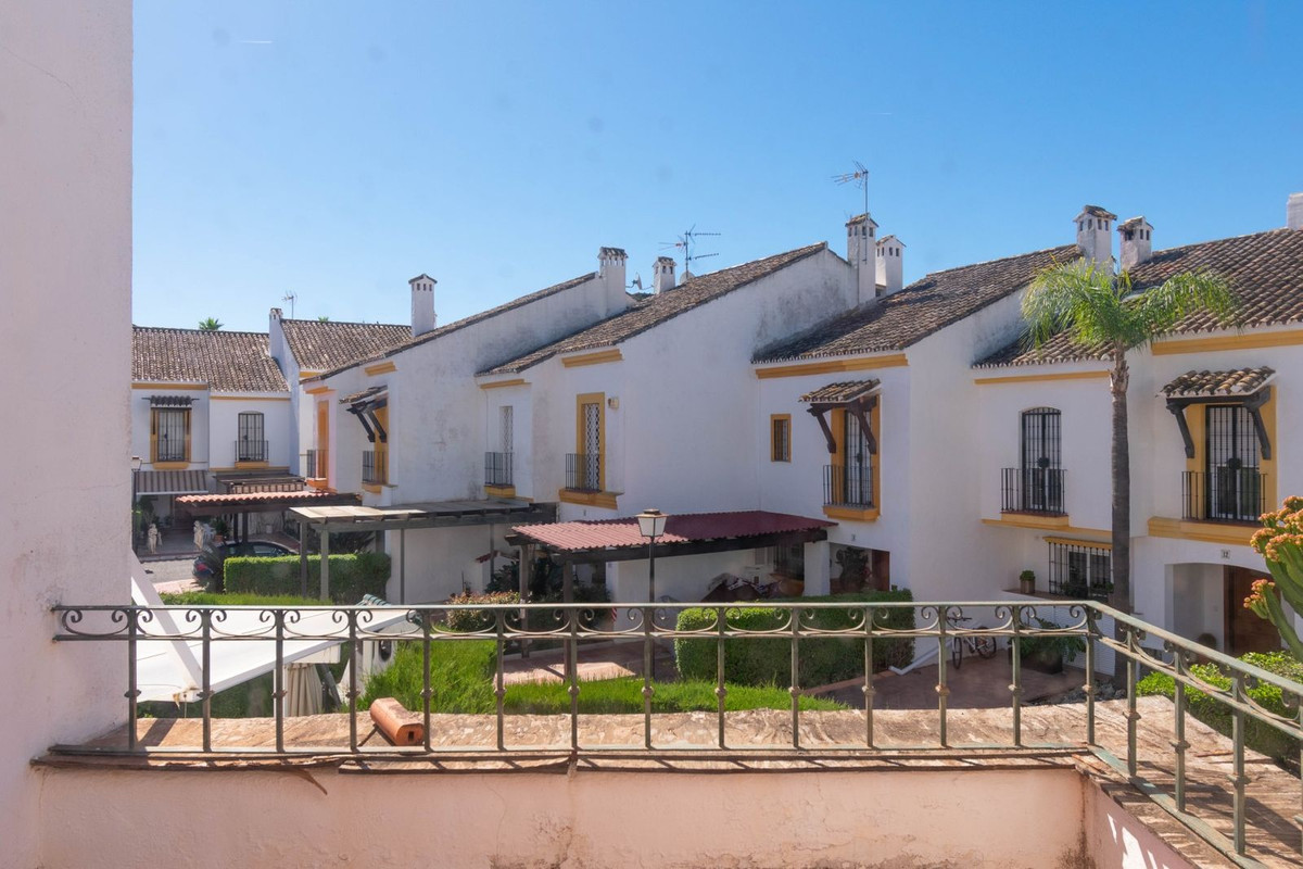 Huis te koop in Estepona | 3 slaapkamers H5406184