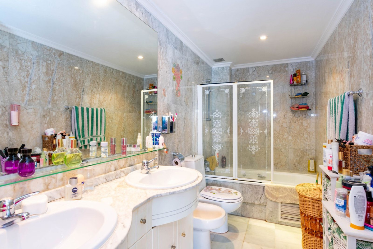 Huis te koop in Estepona | 3 slaapkamers H5406184