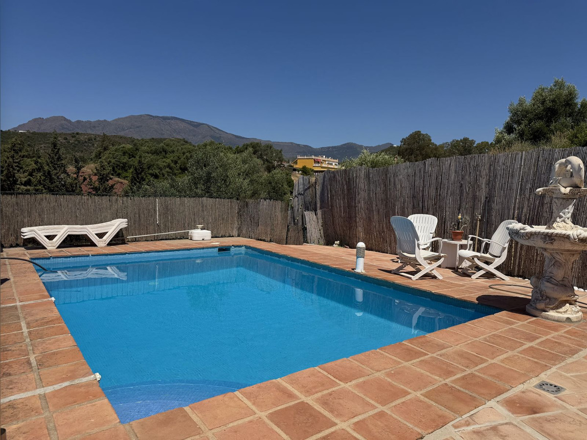 Finca - Cortijo te koop in Estepona | 6 slaapkamers H5406421