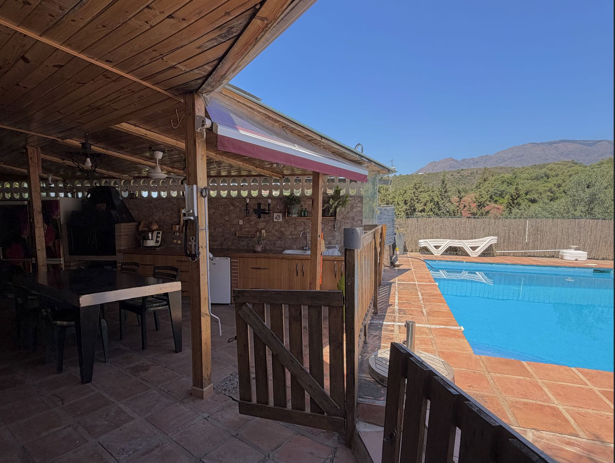 Finca - Cortijo te koop in Estepona | 6 slaapkamers H5406421