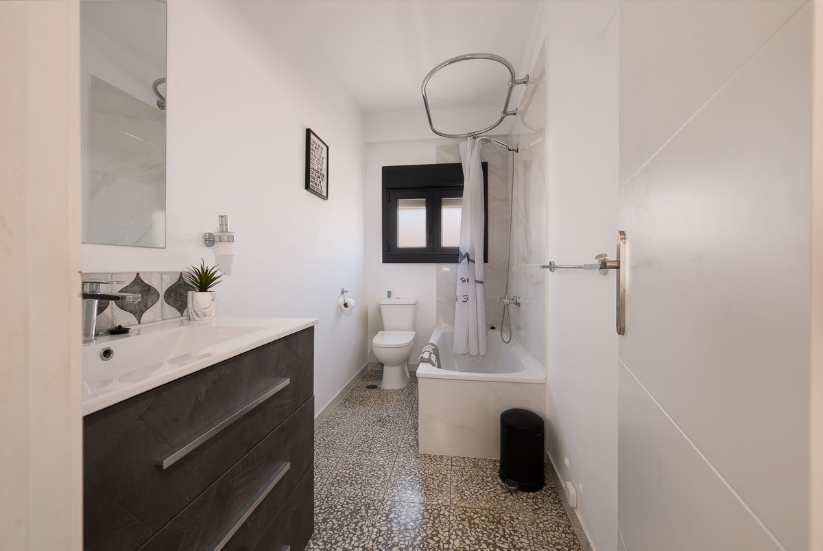 Huis te koop in Estepona | 2 slaapkamers H5407135