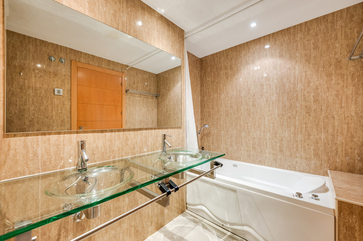 Appartement te koop in Estepona | 2 slaapkamers H5408812