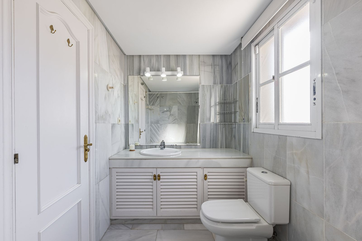 Huis te koop in Estepona | 3 slaapkamers H5411452