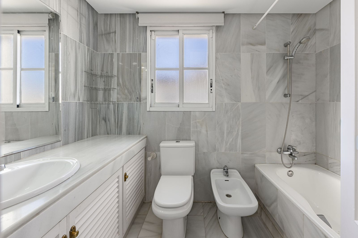 Huis te koop in Estepona | 3 slaapkamers H5411452