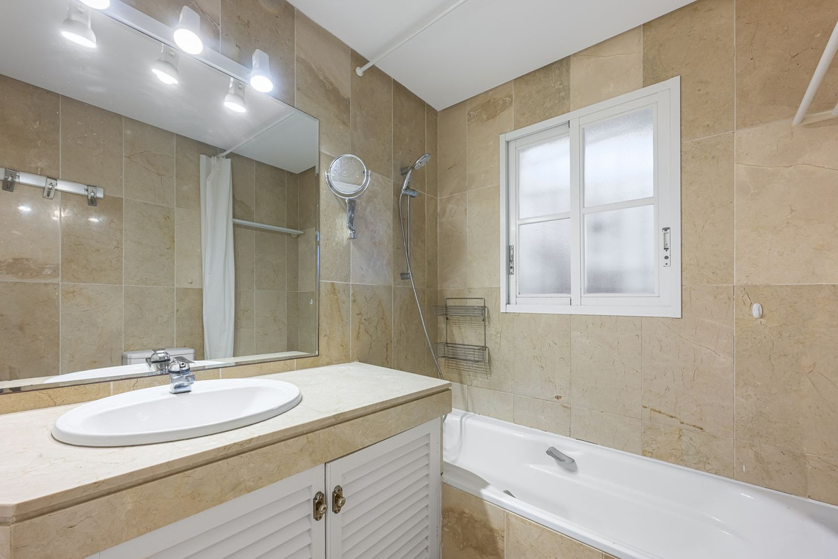 Huis te koop in Estepona | 3 slaapkamers H5411452