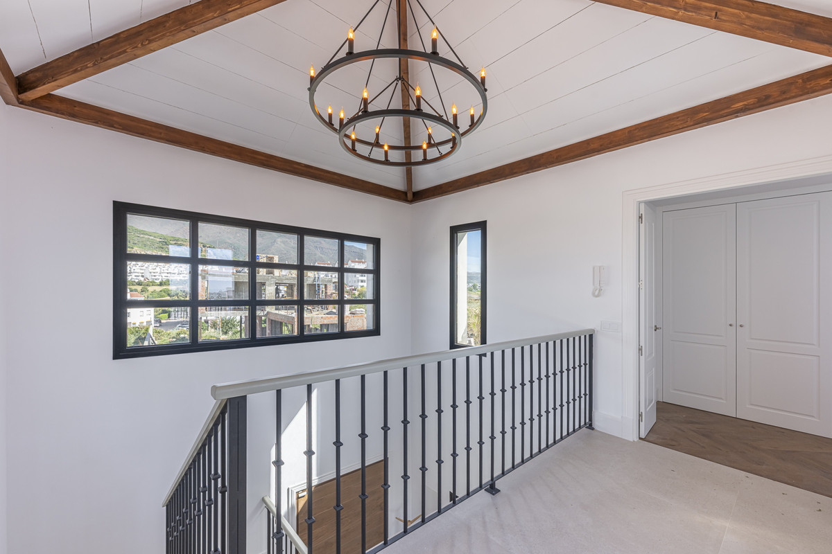 Huis te koop in Estepona | 4 slaapkamers H5412673