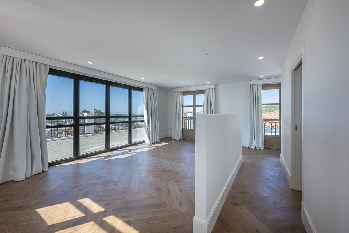 Huis te koop in Estepona | 4 slaapkamers H5412673