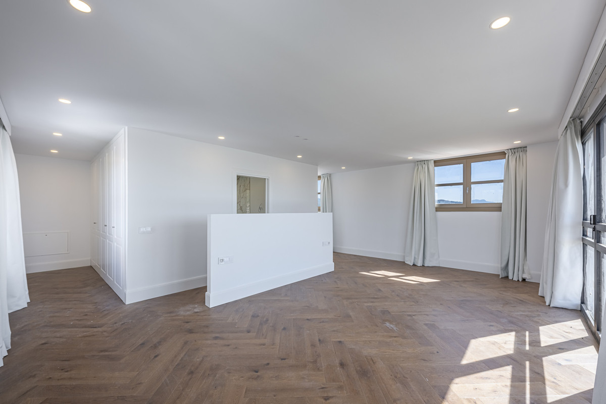Huis te koop in Estepona | 4 slaapkamers H5412673