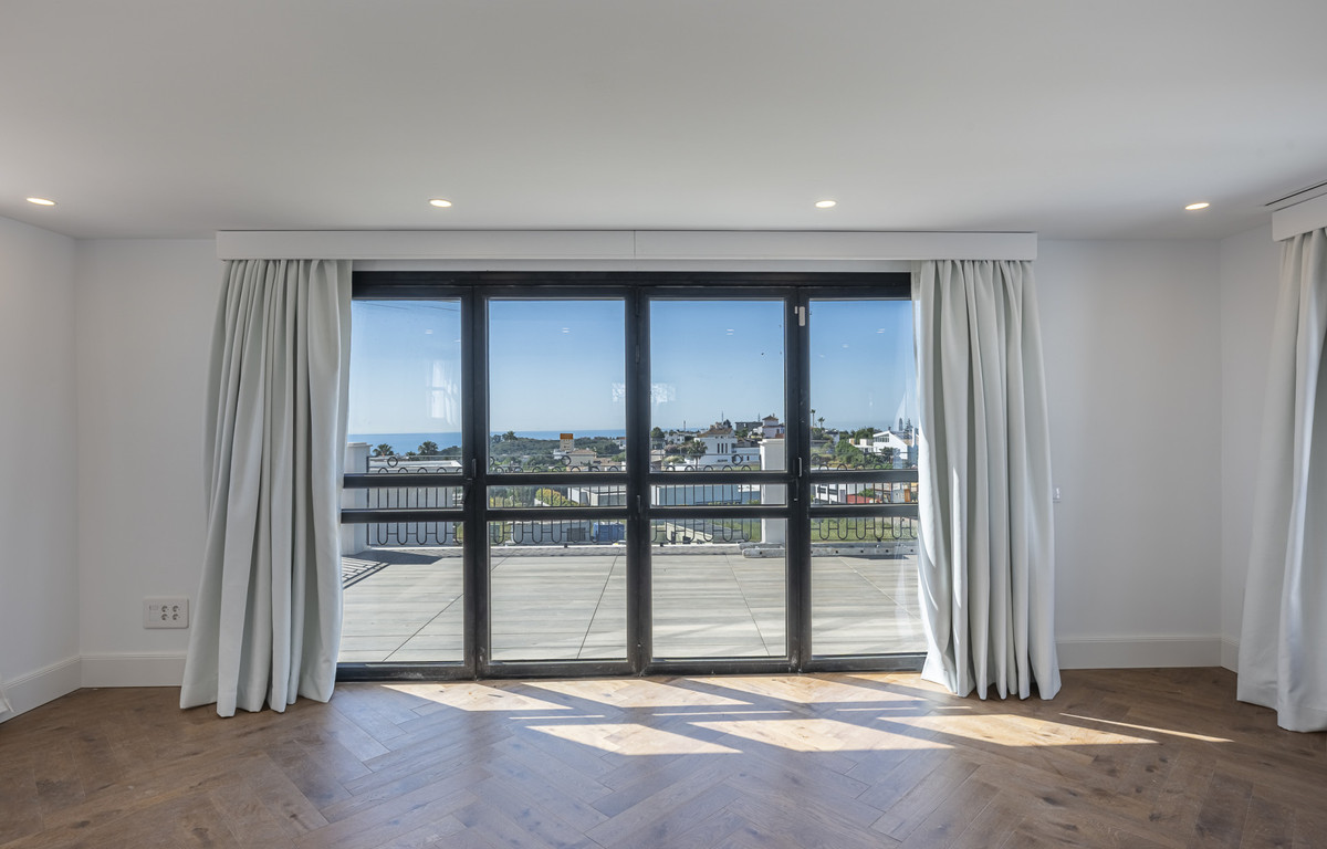 Huis te koop in Estepona | 4 slaapkamers H5412673