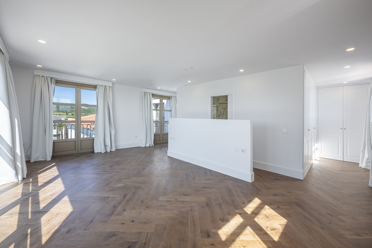 Huis te koop in Estepona | 4 slaapkamers H5412673