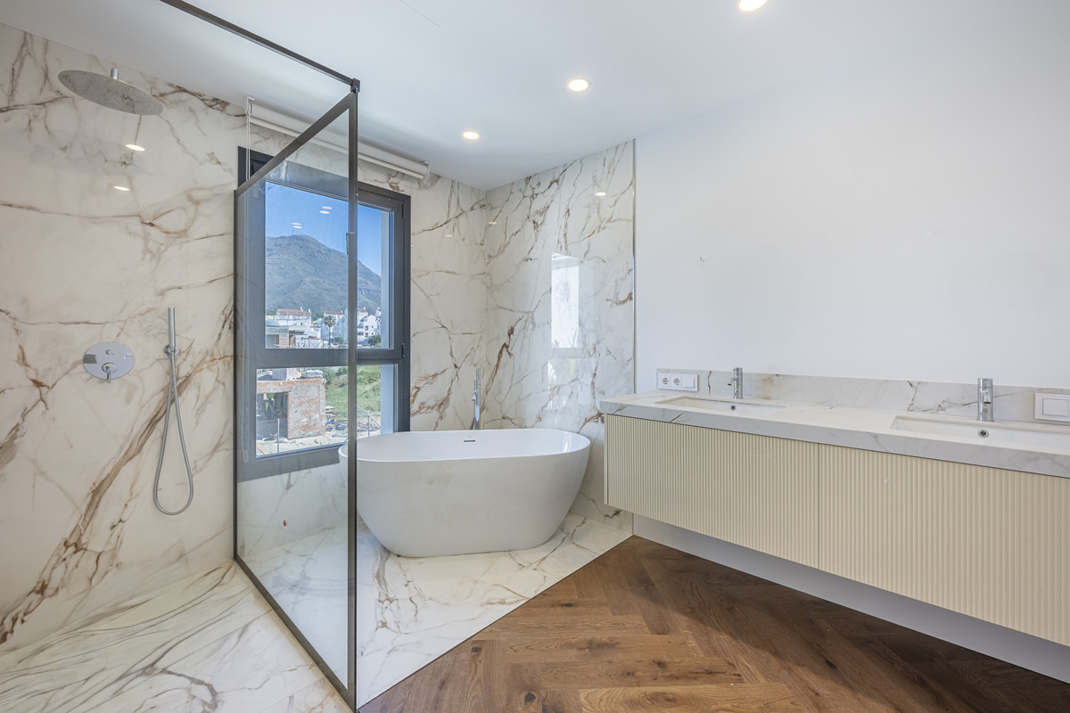 Huis te koop in Estepona | 4 slaapkamers H5412673