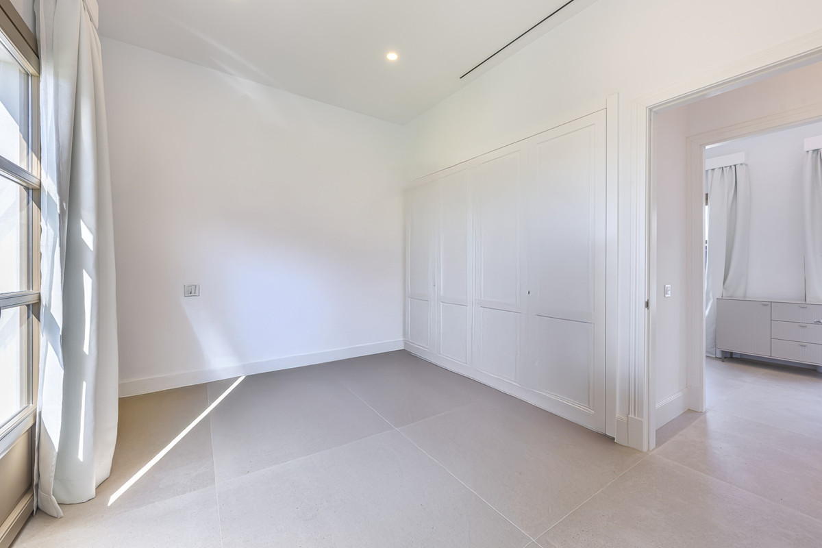 Huis te koop in Estepona | 4 slaapkamers H5412673