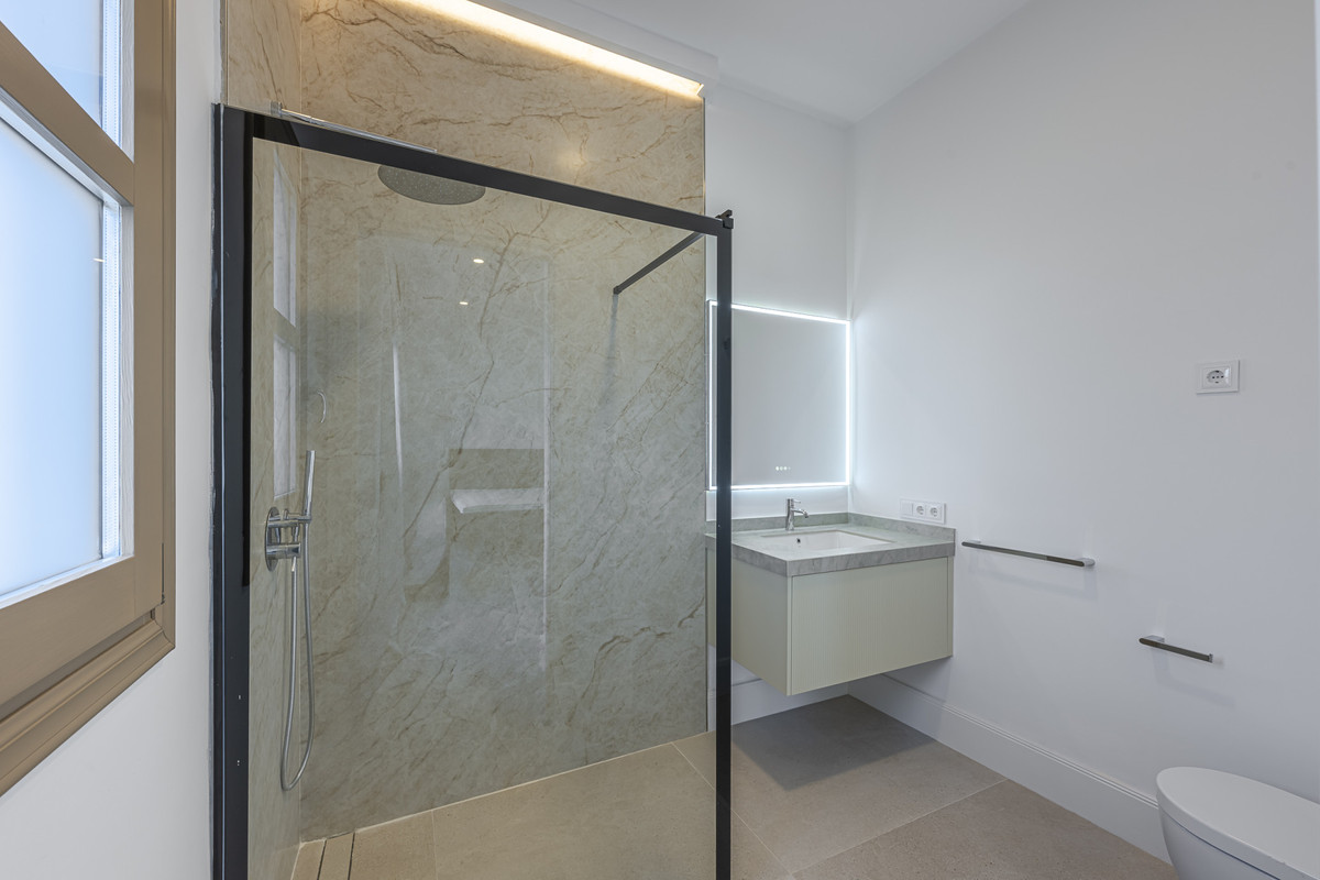 Huis te koop in Estepona | 4 slaapkamers H5412673