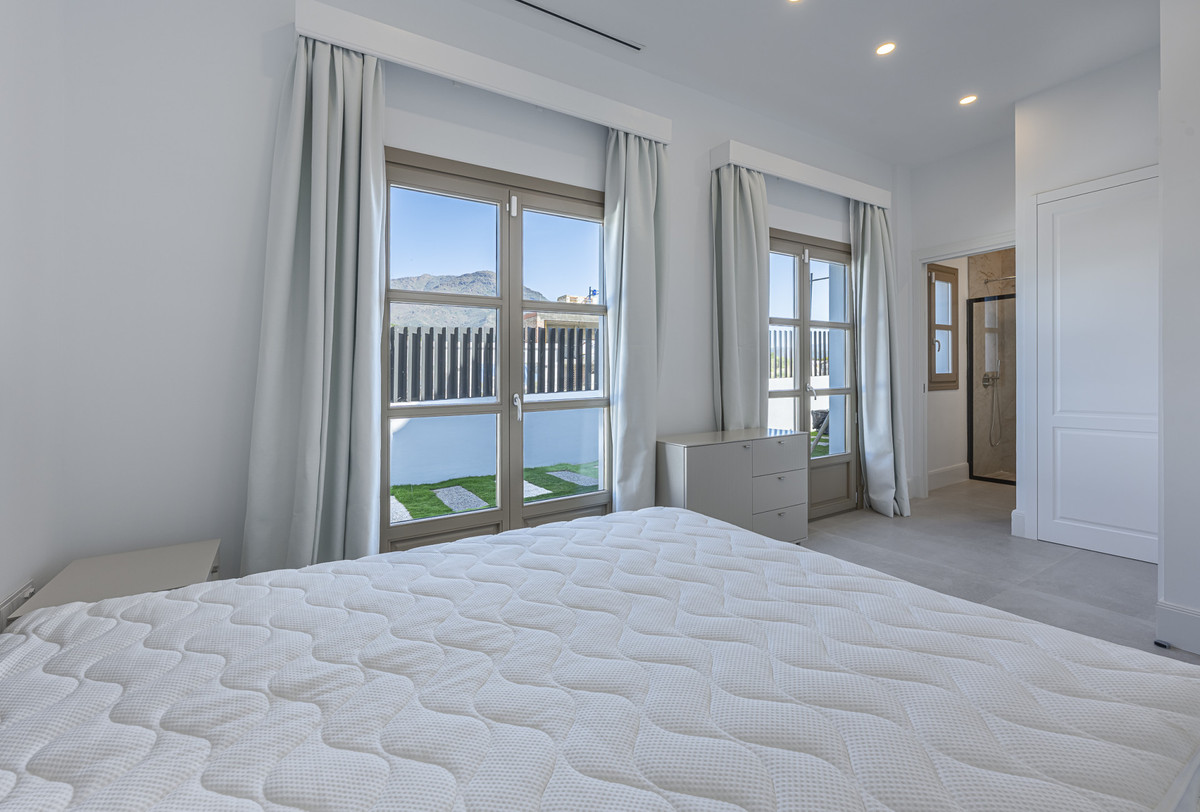 Huis te koop in Estepona | 4 slaapkamers H5412673