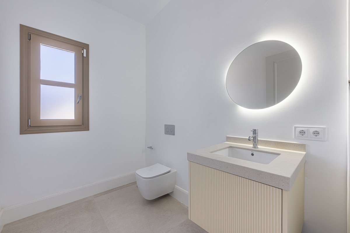 Huis te koop in Estepona | 4 slaapkamers H5412673