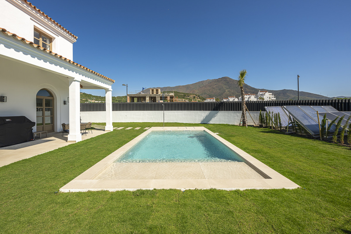 Huis te koop in Estepona | 4 slaapkamers H5412673