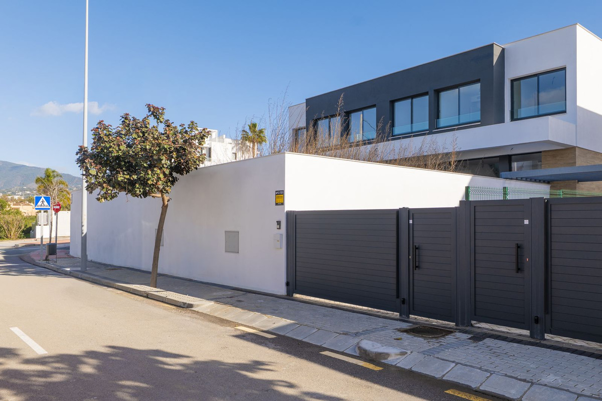 Huis te koop in Estepona | 3 slaapkamers H5413243