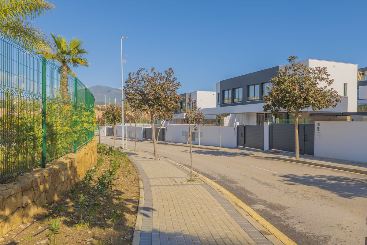 Huis te koop in Estepona | 3 slaapkamers H5413249