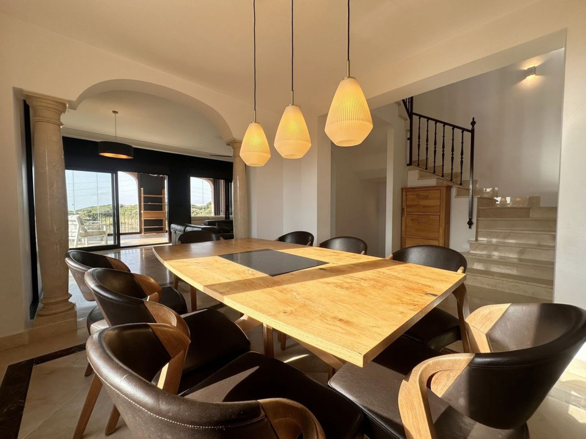 Huis te koop in Estepona | 5 slaapkamers H5413330