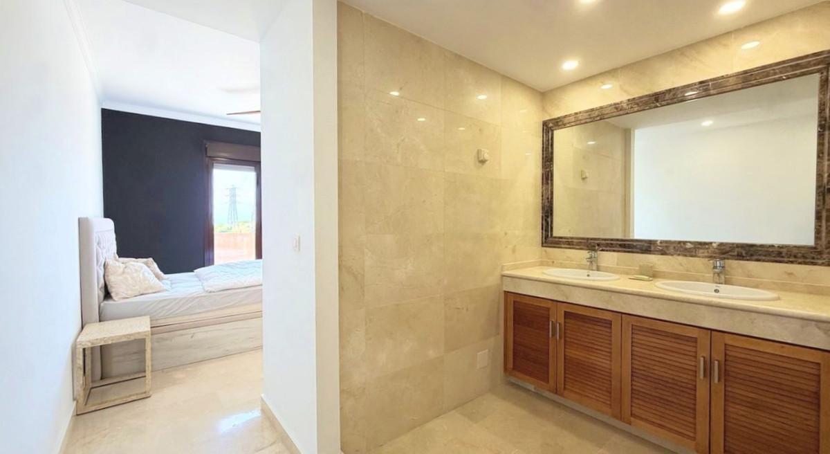 Huis te koop in Estepona | 5 slaapkamers H5413330