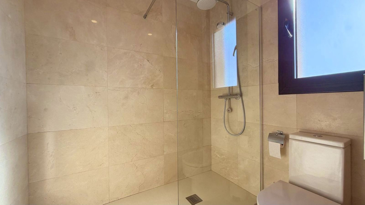 Huis te koop in Estepona | 5 slaapkamers H5413330