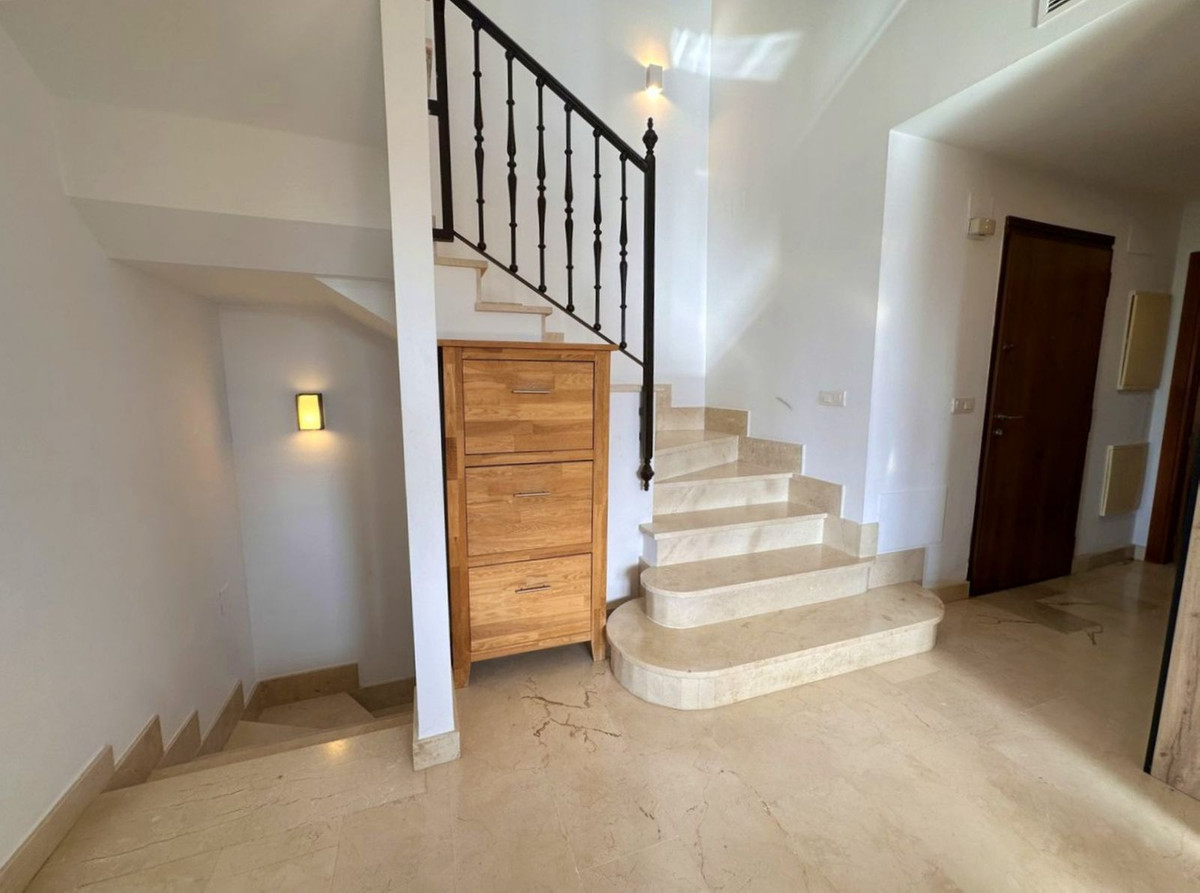 Huis te koop in Estepona | 5 slaapkamers H5413330