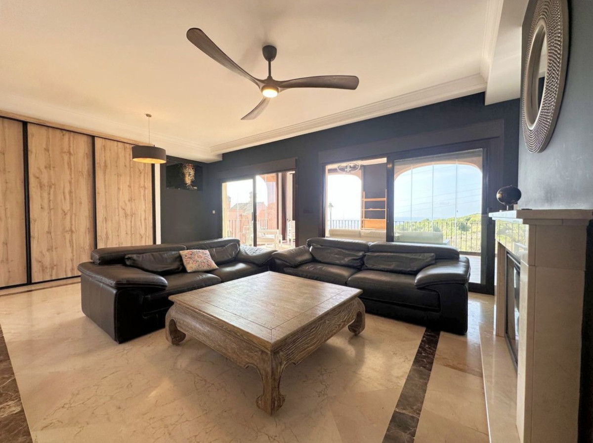 Huis te koop in Estepona | 5 slaapkamers H5413330
