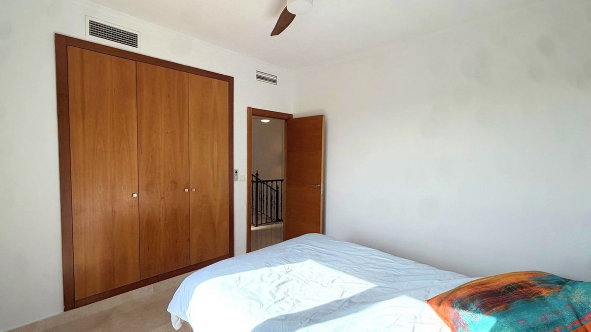 Huis te koop in Estepona | 5 slaapkamers H5413330