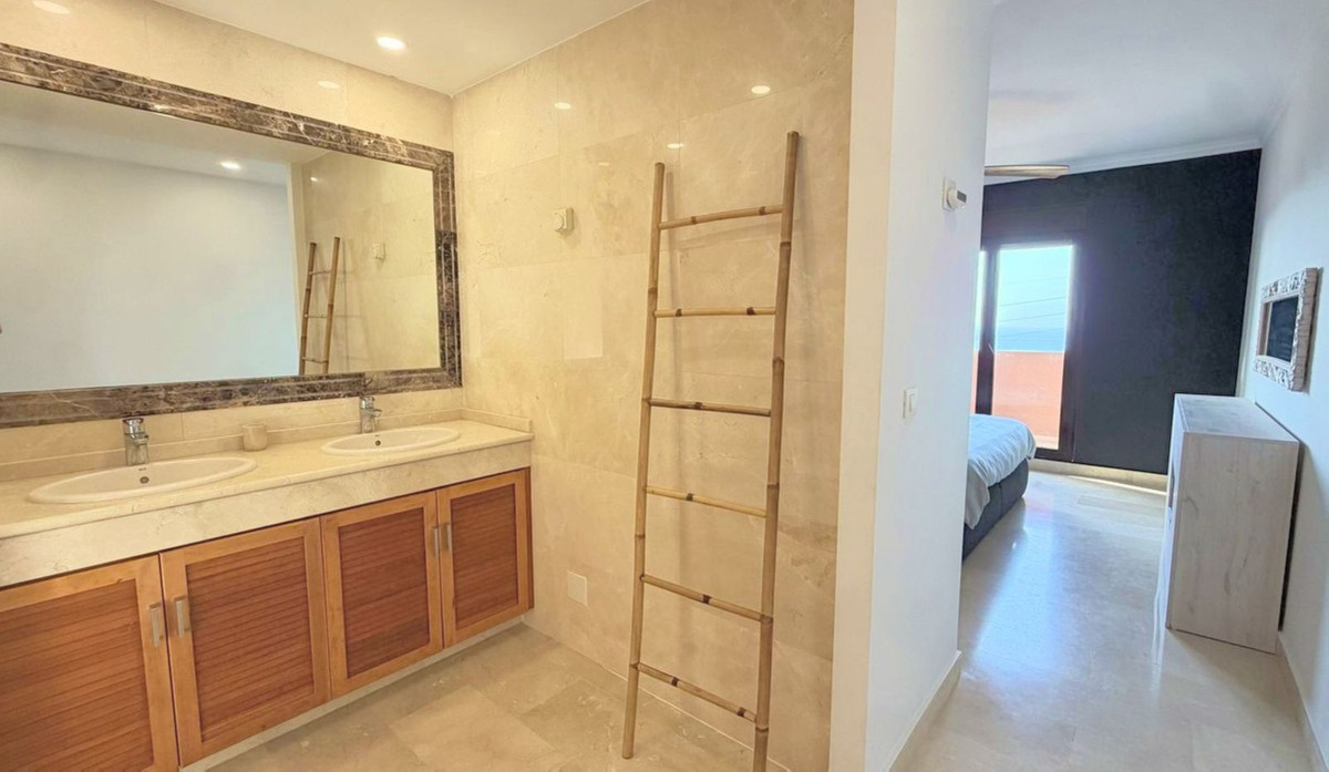 Huis te koop in Estepona | 5 slaapkamers H5413330