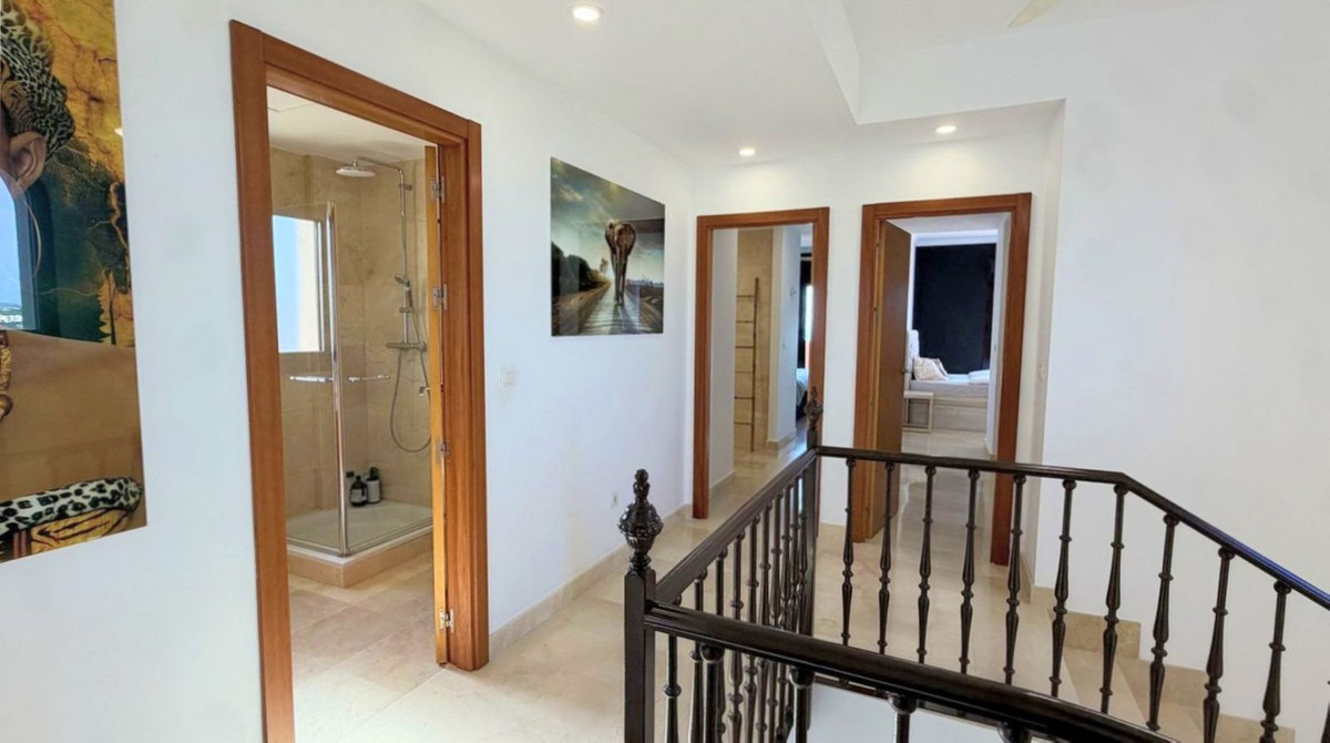Huis te koop in Estepona | 5 slaapkamers H5413330