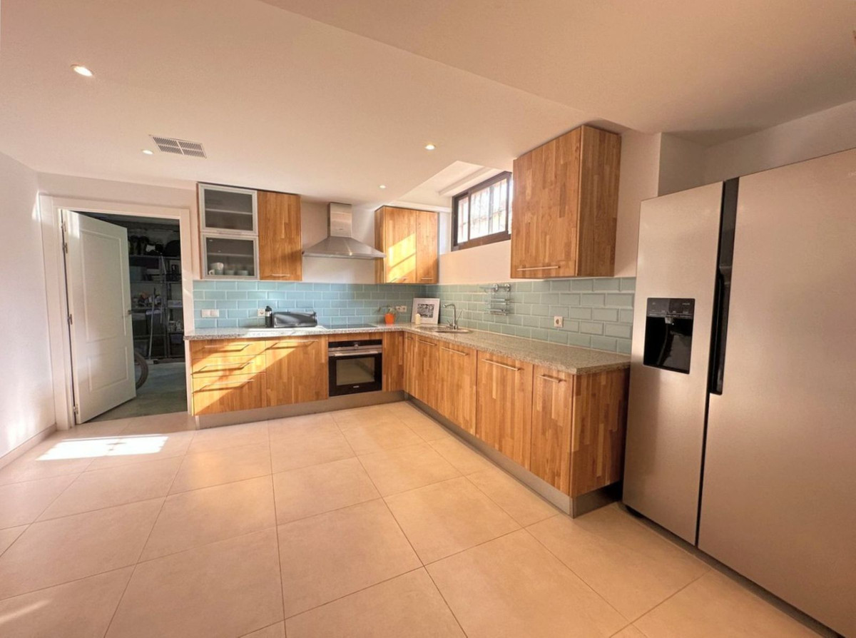 Huis te koop in Estepona | 5 slaapkamers H5413330