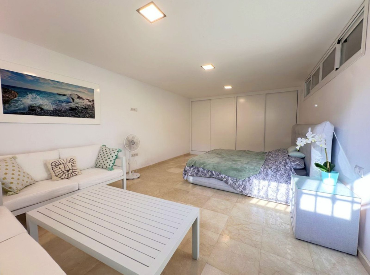 Huis te koop in Estepona | 5 slaapkamers H5413330