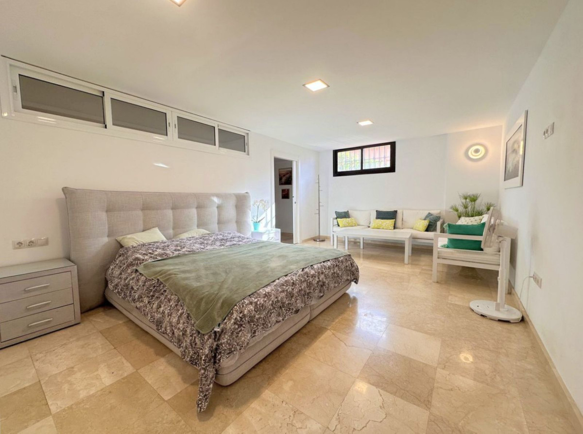 Huis te koop in Estepona | 5 slaapkamers H5413330