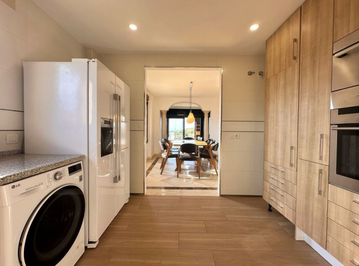 Huis te koop in Estepona | 5 slaapkamers H5413330