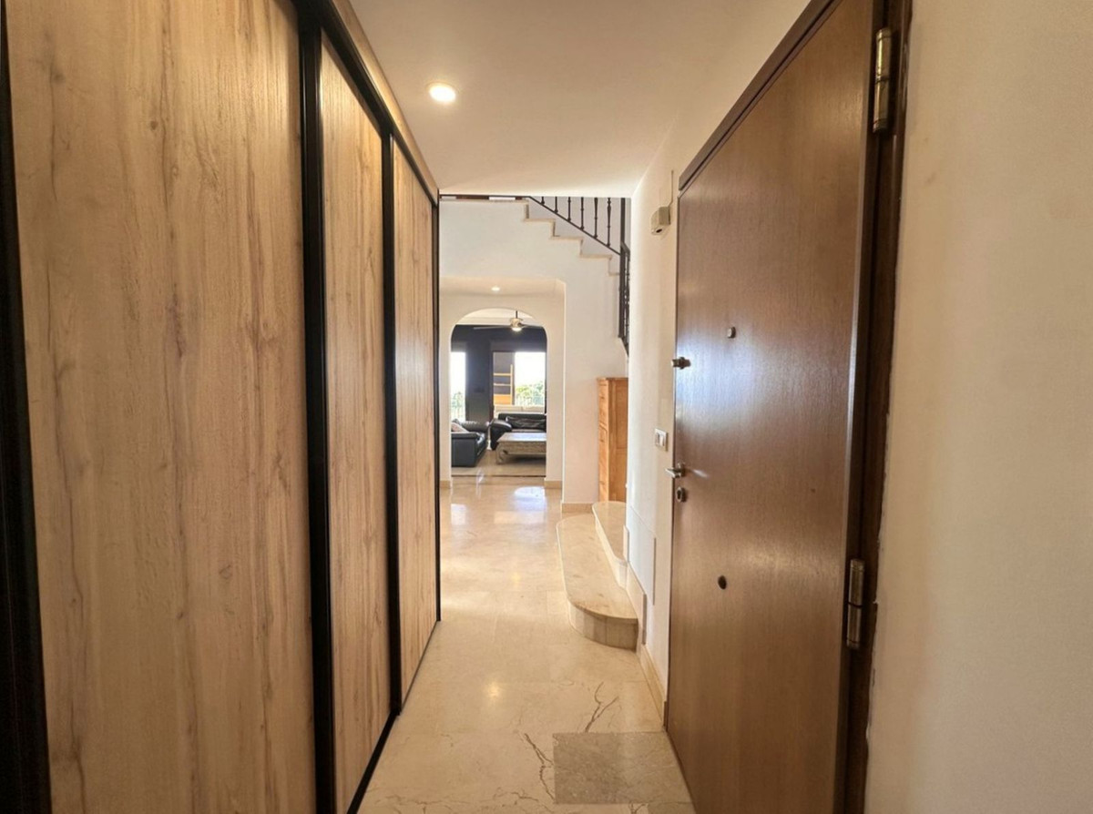 Huis te koop in Estepona | 5 slaapkamers H5413330