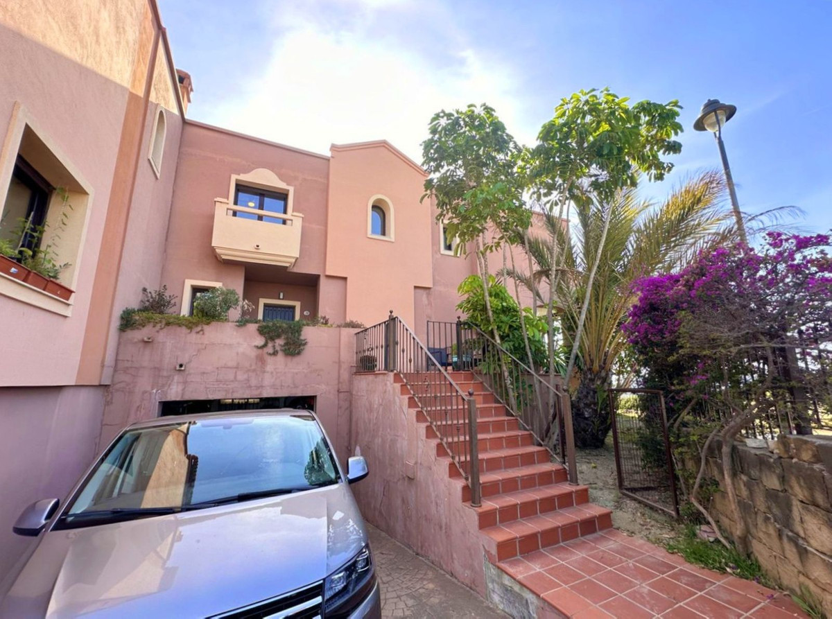 Huis te koop in Estepona | 5 slaapkamers H5413330