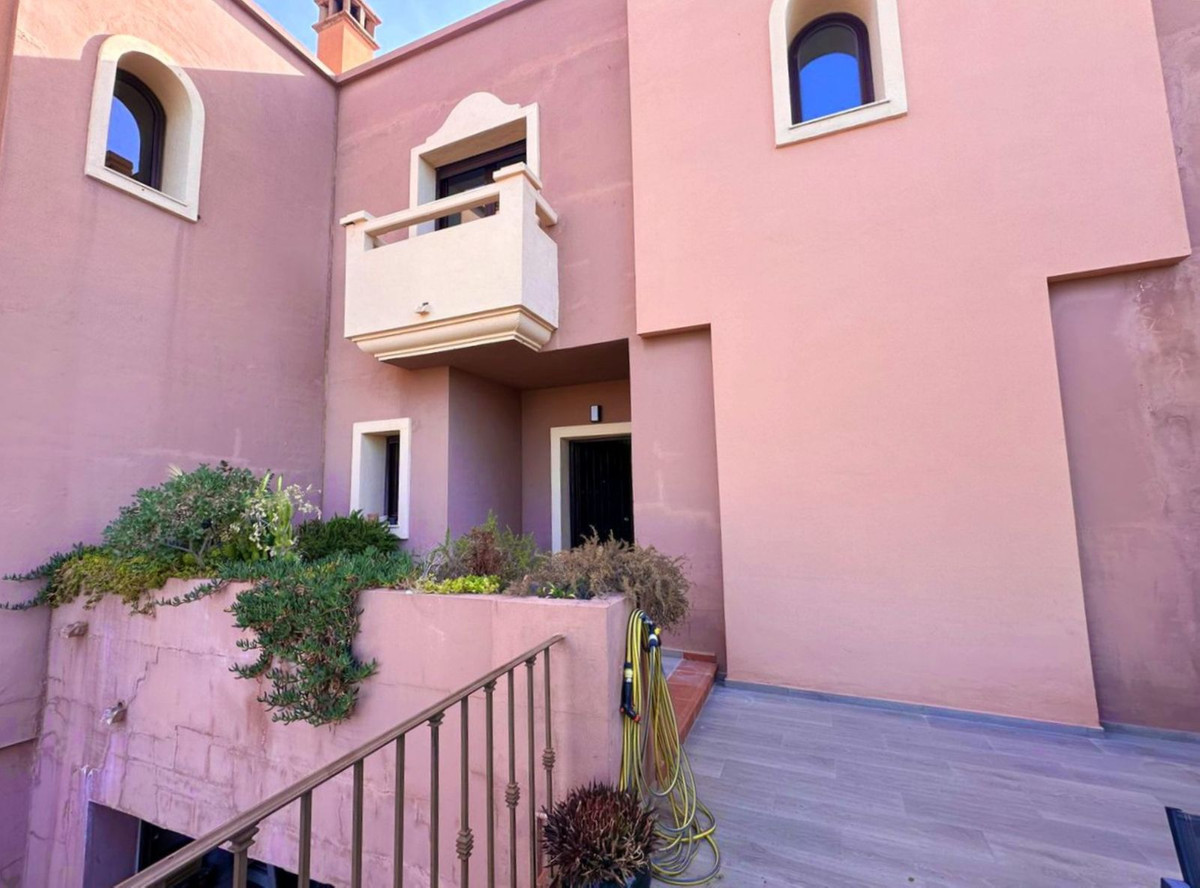 Huis te koop in Estepona | 5 slaapkamers H5413330