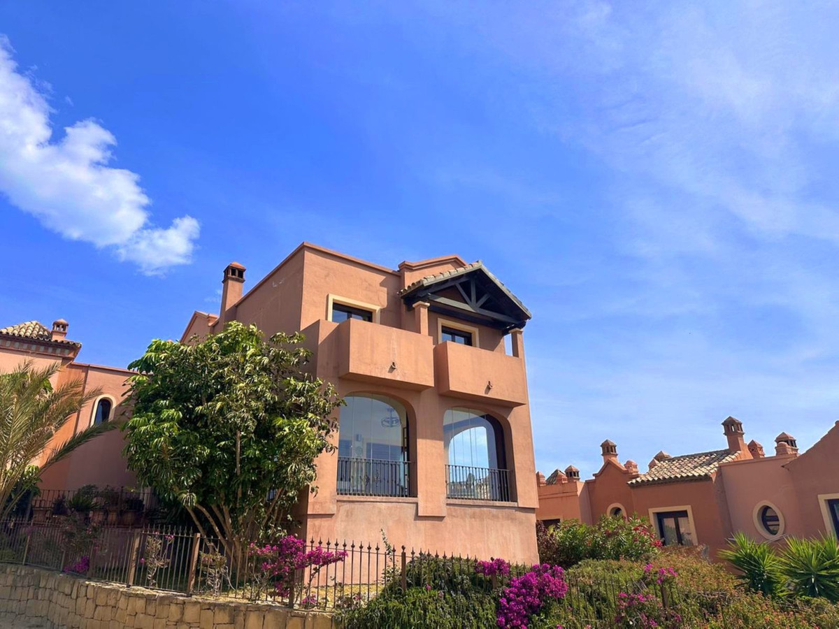 Huis te koop in Estepona | 5 slaapkamers H5413330
