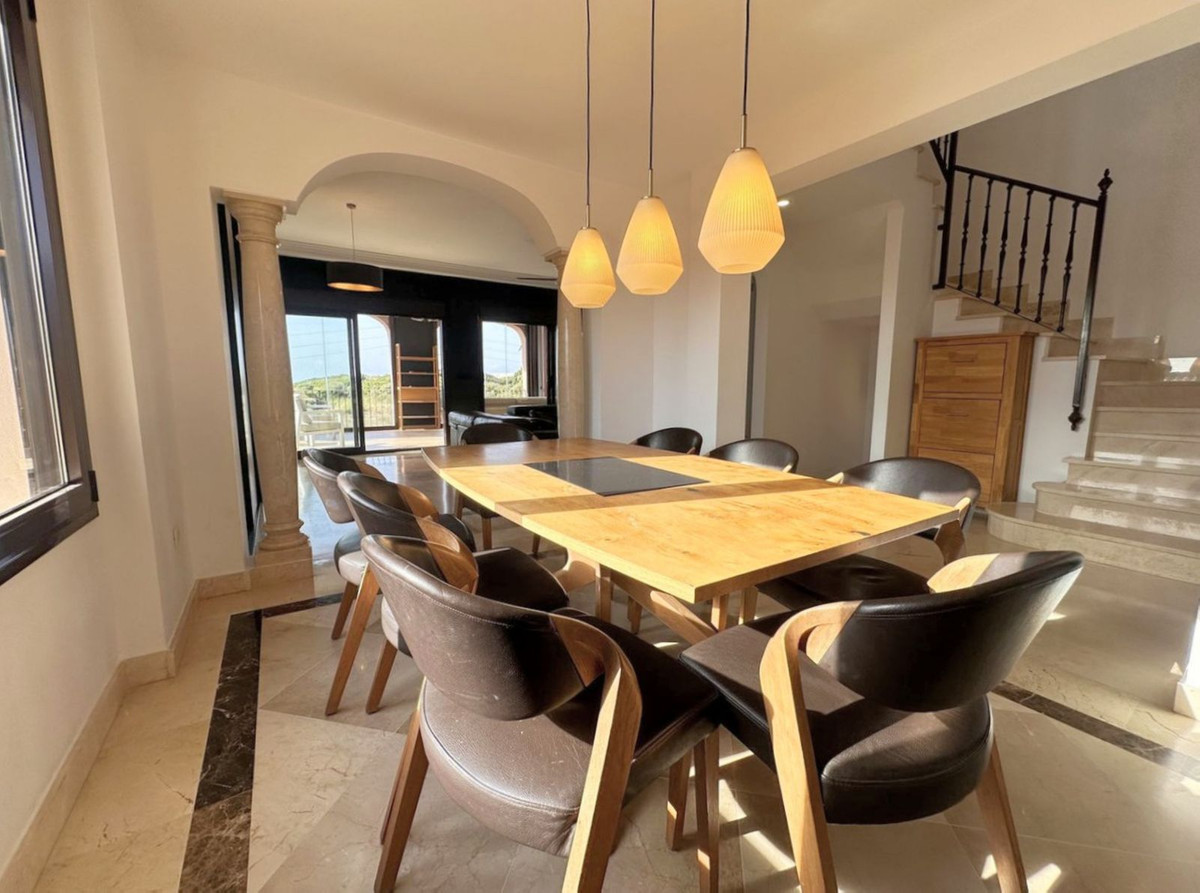 Huis te koop in Estepona | 5 slaapkamers H5413330