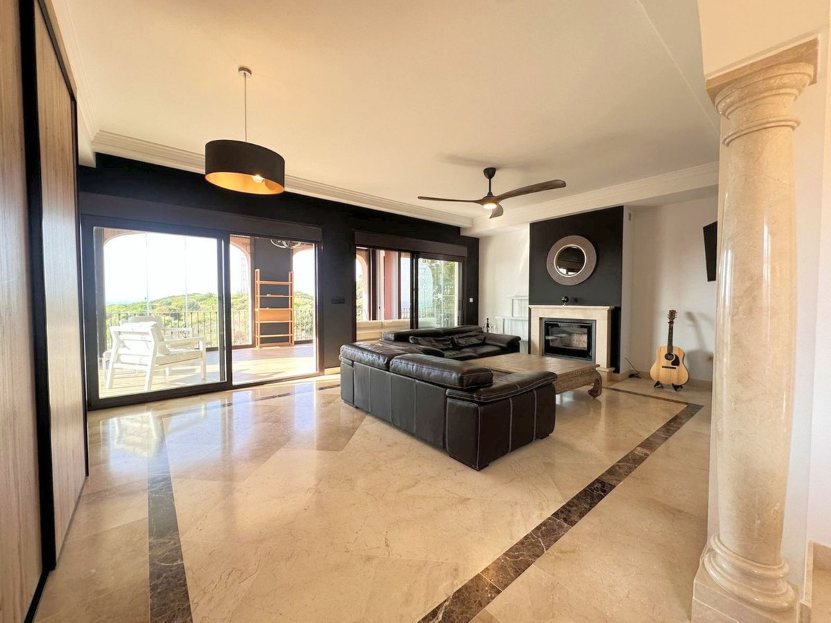 Huis te koop in Estepona | 5 slaapkamers H5413330