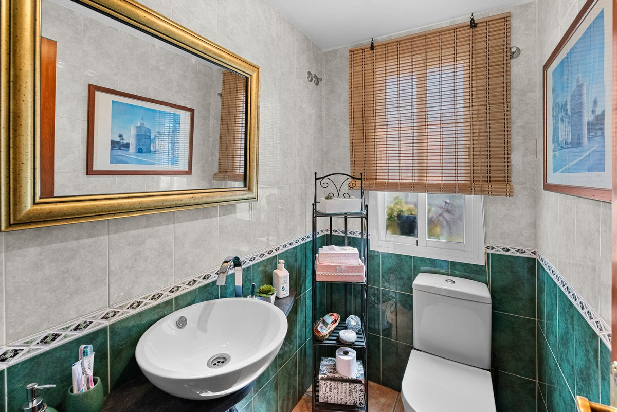 Huis te koop in Estepona | 3 slaapkamers H5414863