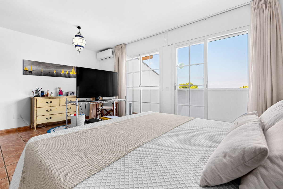 Huis te koop in Estepona | 3 slaapkamers H5414863