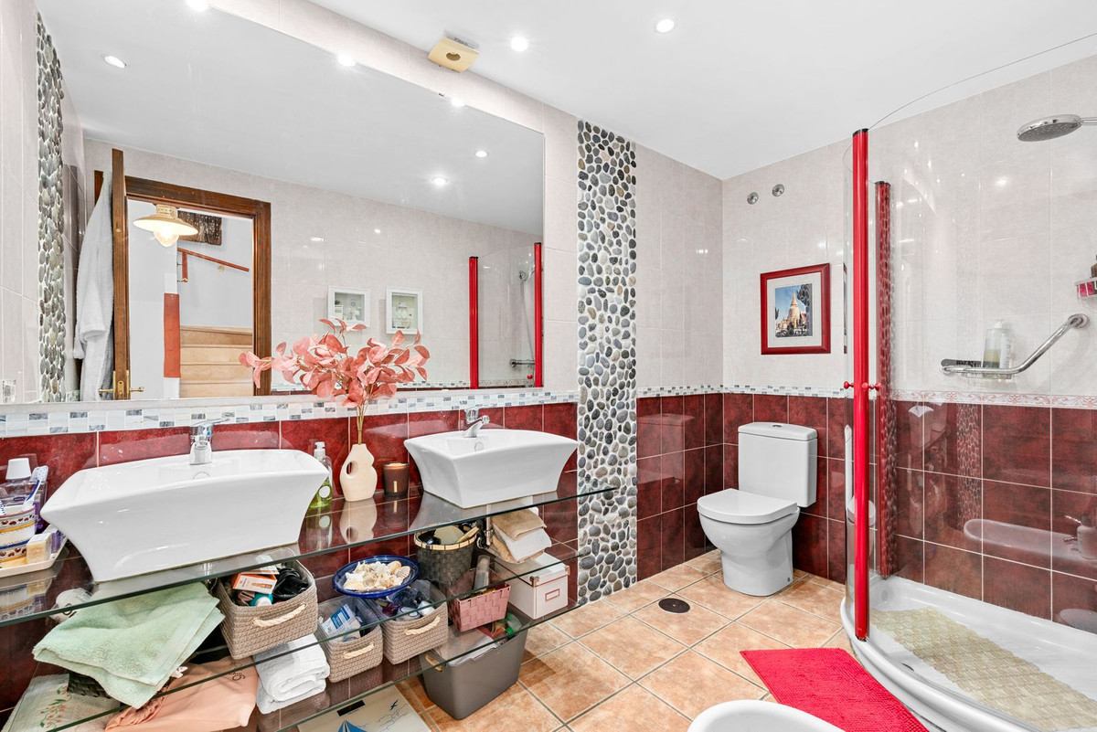 Huis te koop in Estepona | 3 slaapkamers H5414863