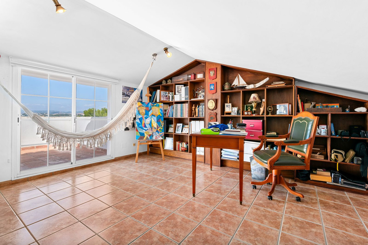 Huis te koop in Estepona | 3 slaapkamers H5414863