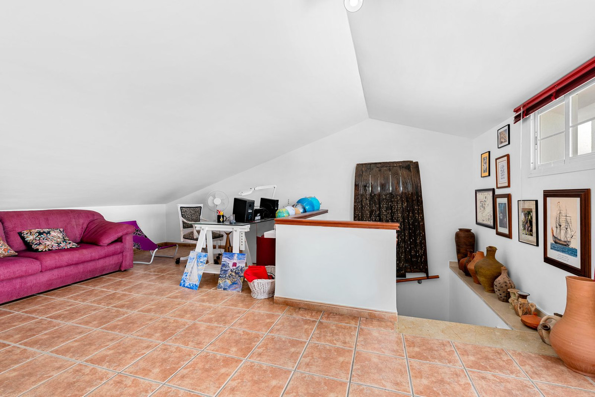 Huis te koop in Estepona | 3 slaapkamers H5414863